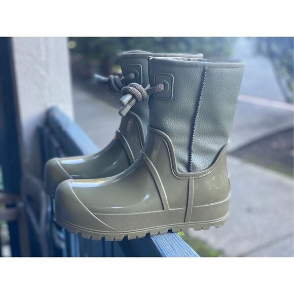 UGG® Women’s Raincloud Lace Burnt Olive Rubber Waterproof Rain Boots SZ US 8 - Picture 1 of 11